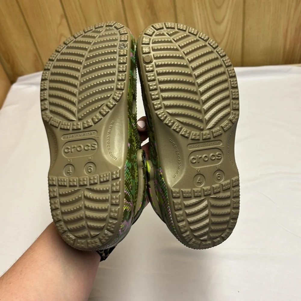 Crocs - Picture 2 of 5